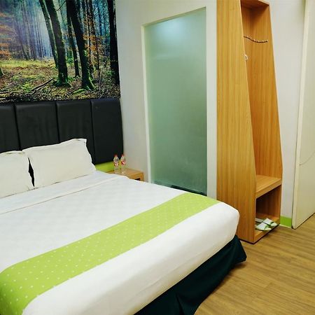 Arbor Biz Hotel Μακασάρ Εξωτερικό φωτογραφία