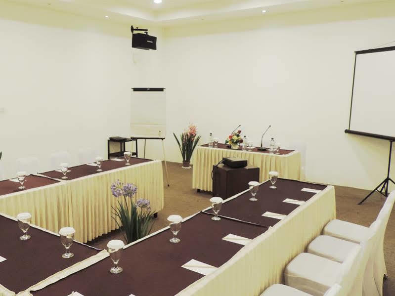 Arbor Biz Hotel Μακασάρ Εξωτερικό φωτογραφία