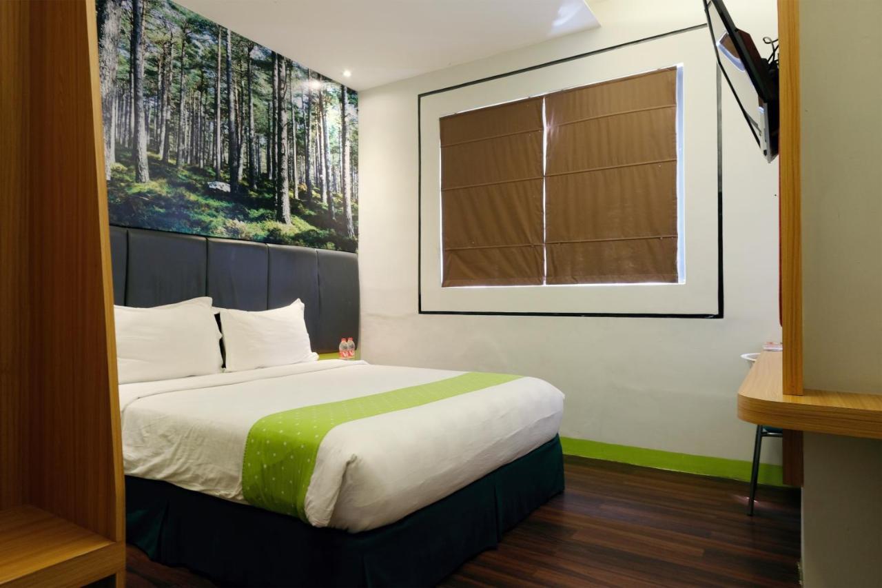 Arbor Biz Hotel Μακασάρ Εξωτερικό φωτογραφία